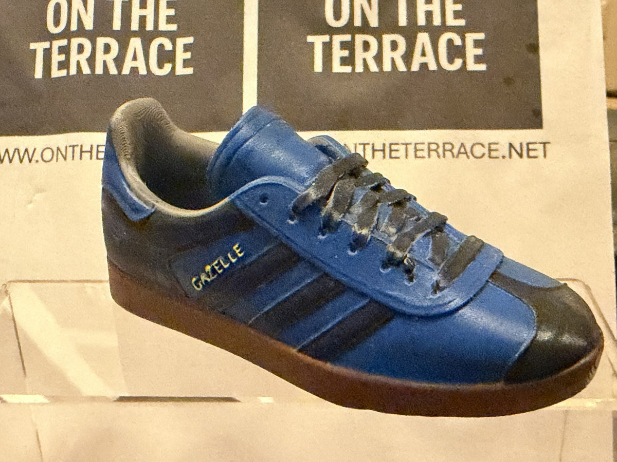 Angled view of royal blue and black Gazelle inspired 120 mm 3D model